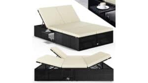 Bewerten Sie die Sonnenliege von Casaria: eine schwarze Doppel-Chaiselongue aus Korbgeflecht für den Außenbereich mit beigen Kissen, verstellbaren Rückenlehnen und integrierten Seitentischen für zusätzlichen Komfort beim Halten Ihrer Tassen.